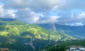 美麗彩虹總在雨過天晴後-清境景觀餐廳七彩屋雲南擺夷料理